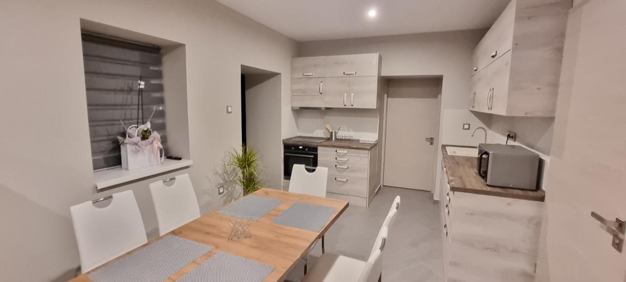 Hos-Cegledi Vendeghaz Miskolc -Oenallo Otthon, Mely Csak Az Oenoeke Dış mekan fotoğraf