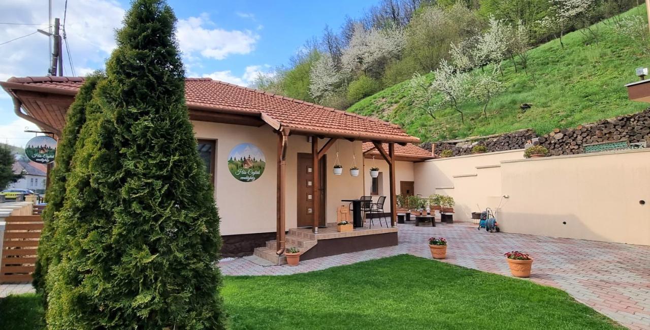 Hos-Cegledi Vendeghaz Miskolc -Oenallo Otthon, Mely Csak Az Oenoeke Dış mekan fotoğraf